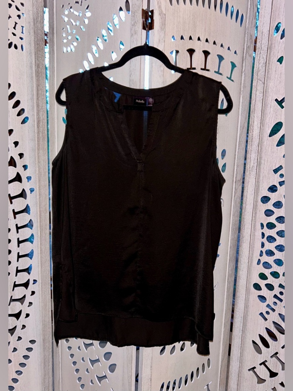 Rafaella Sleeveless Black V-Neck Women's Top